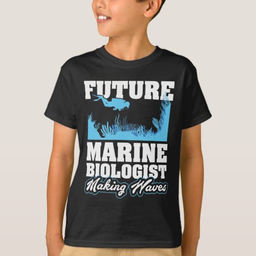 Future Marine Biologist making Waves T_Shirt