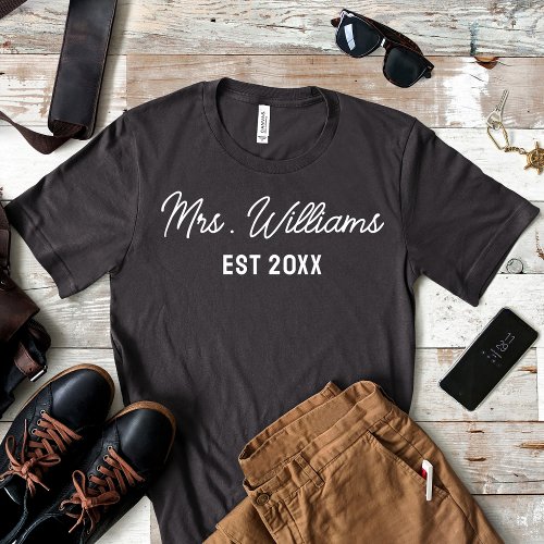 Future Mrs Gift for Bride Engagement Wedding Party T_Shirt