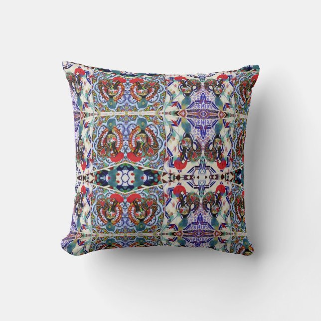 Galo de Barcelos, Portugal Throw Pillow (Front)