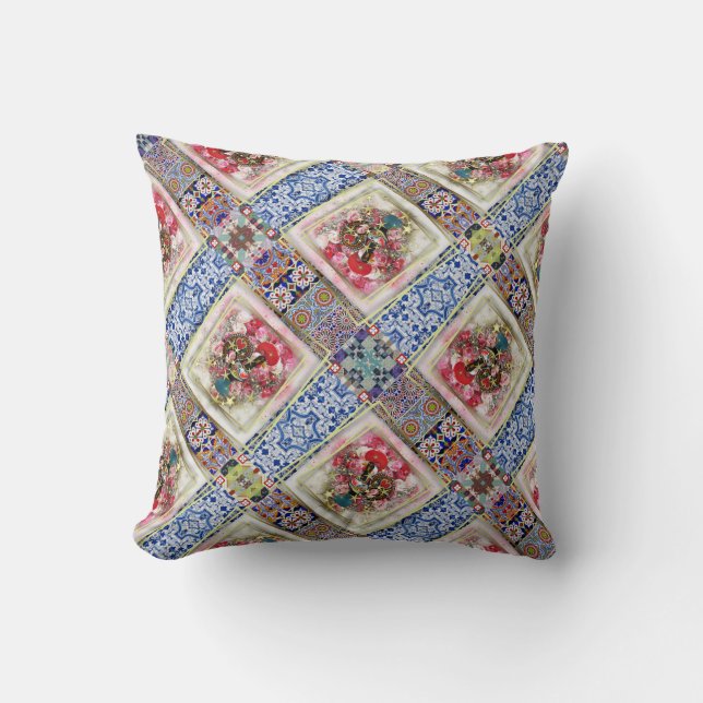 Galo de Barcelos, Portugal Throw Pillow (Front)