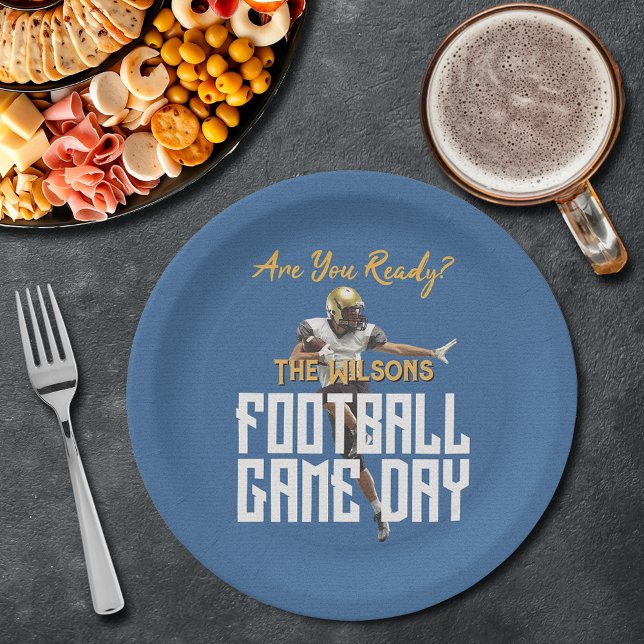 Game On Football Player on Blue Paper Plates (Game on football player on blue paper plates)