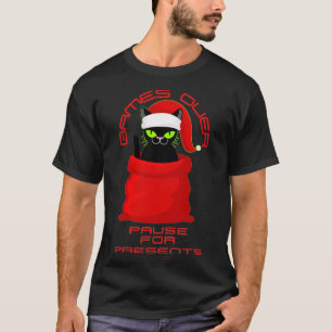 Gamers Cat GAME OVER PAUSE FOR PRESENTS Gaming Chr T-Shirt