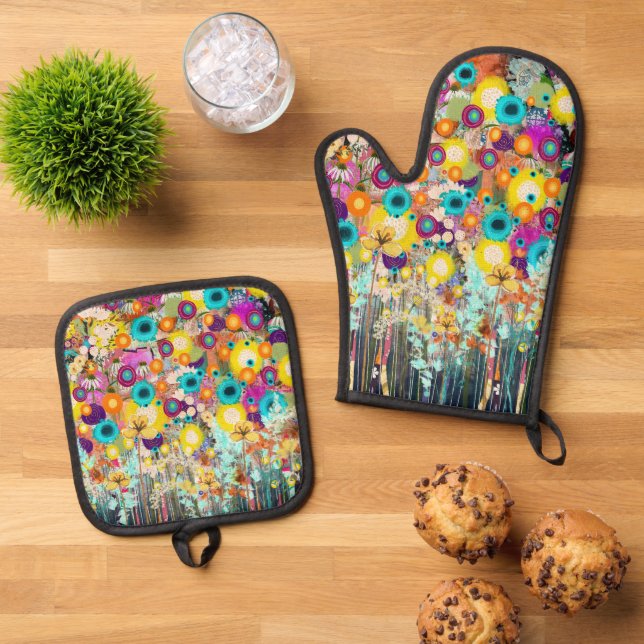 Garden of Dreams - Nature Inspired Floral Art -  Oven Mitt & Pot Holder Set (Top Down)