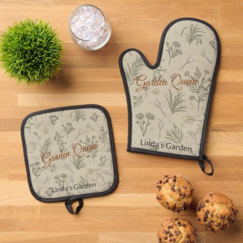 Garden Queen Personalized Gift Oven Mitt  Pot Holder Set