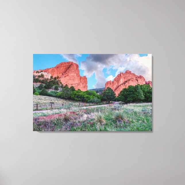 Gateway Rocks Garden Of The Gods Canvas Print (Front)
