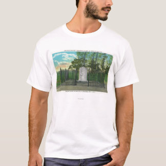 Gen Benedict Arnold's Left Leg Monument T-Shirt