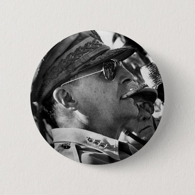 General Douglas MacArthur with Corncob Pipe Button (Front)