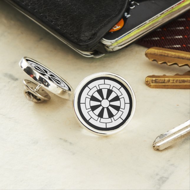 Genji cart lapel pin (In Situ)