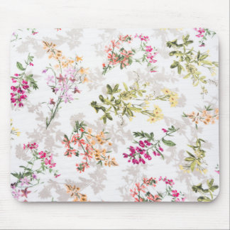 Gentle floral pattern mouse pad