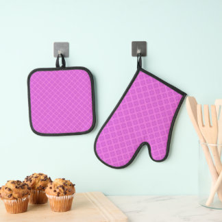 Geometric bright lilac art deco oven mitt & pot holder set
