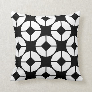 Geometric-Fashion Throw Pillow
