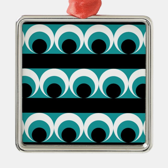 Geometric pattern metal ornament (Front)
