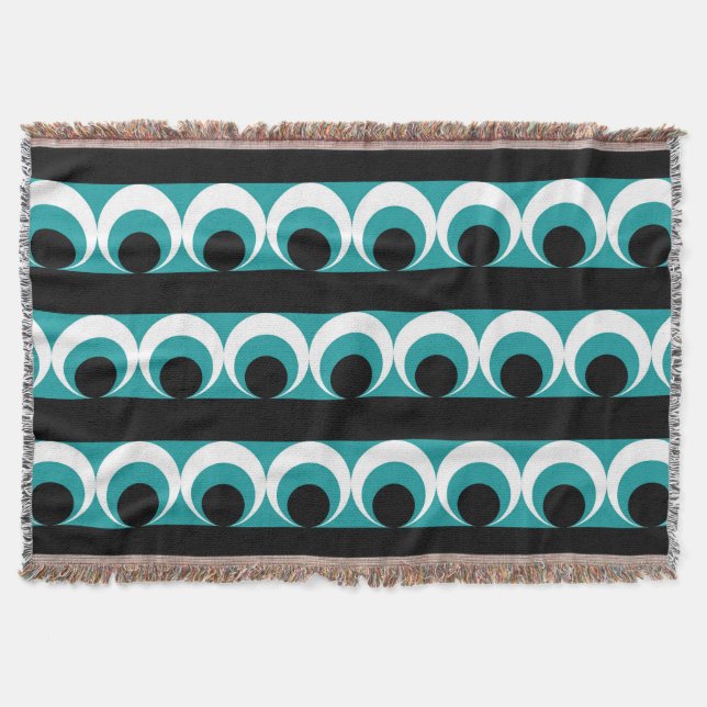 Geometric pattern throw blanket (Front)