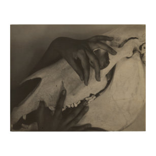 Georgia O'keeffe hands and horse skull, 1931 Wood Wall Art