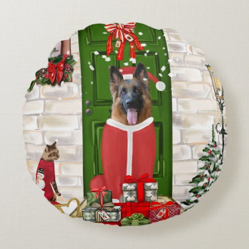 German Shepherd Dog Christmas   Round Pillow
