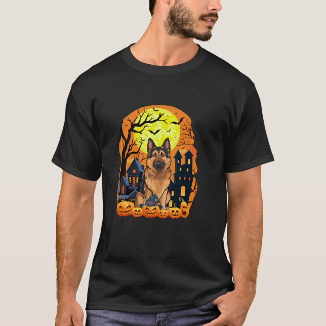 German Shepherd Dog With Pumpkin Funny Scary Hallo T-Shirt (Front)