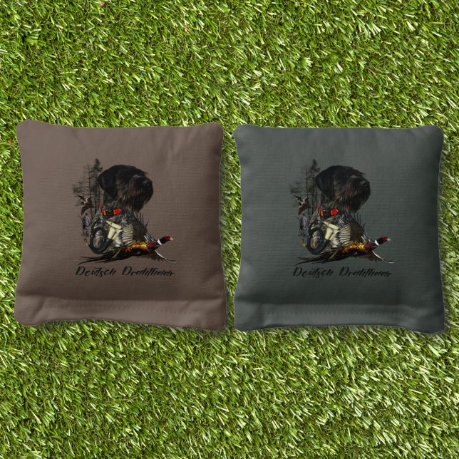 German Wirehaired Pointer Cornhole Bags (Grass)