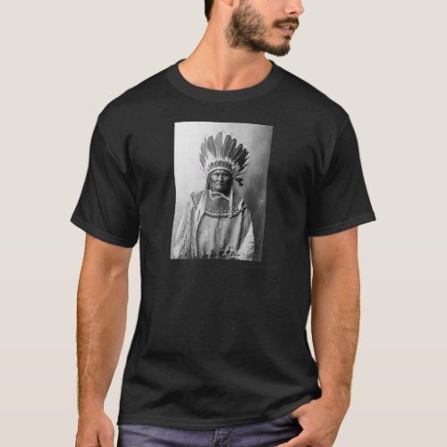 Geronimo in headdress 1907 T_Shirt