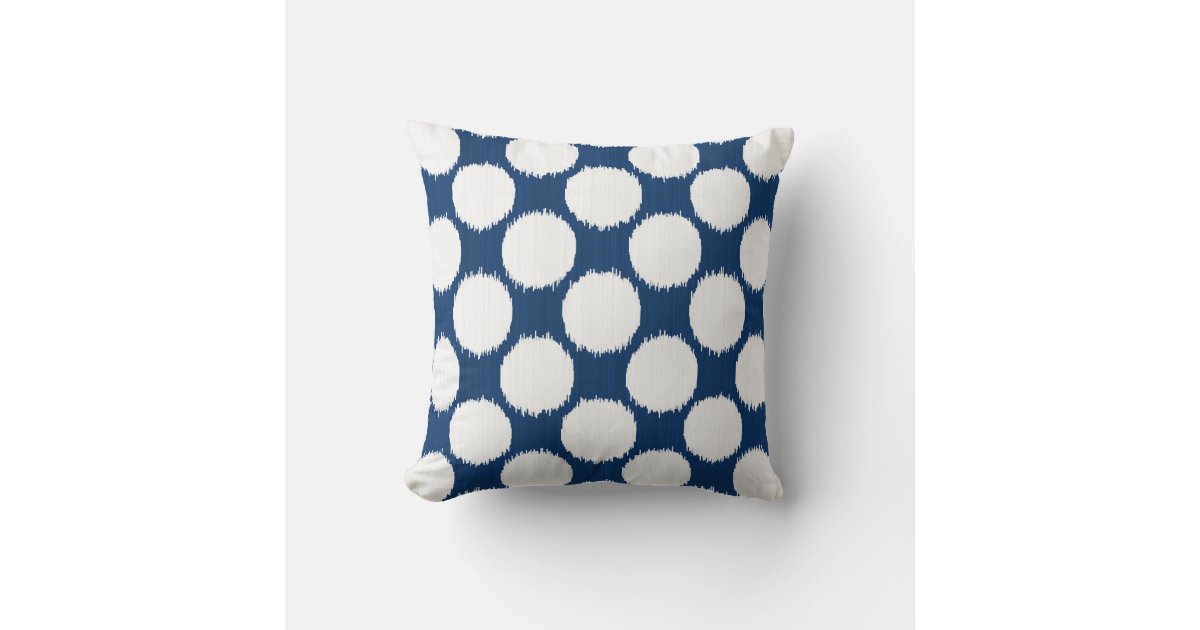 Giant Blue Clam | Throw Pillow