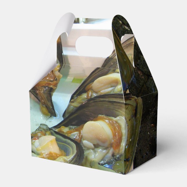 Giant Mussels Tsukiji Fish Market, Tokyo, Japan Favor Boxes (Front Side)