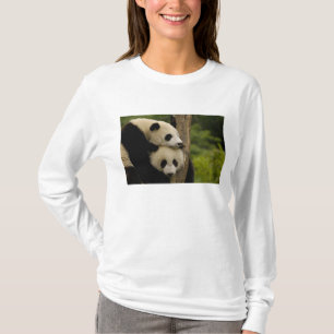 Giant panda babies Ailuropoda melanoleuca) T-Shirt