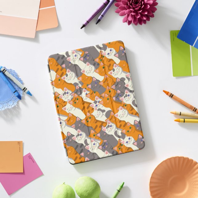 Ginger white black cat diagonal pattern iPad pro cover (Desk)