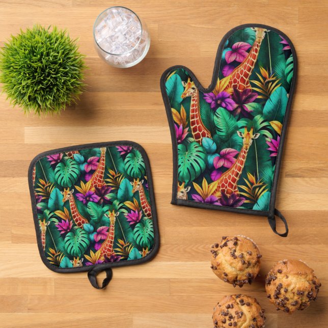 Giraffe Jungle Dreams Seamless Surface Pattern Oven Mitt & Pot Holder Set (Top Down)