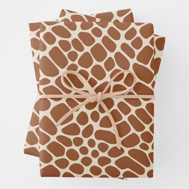 Giraffe Pattern Wrapping Paper Sheets (In situ)