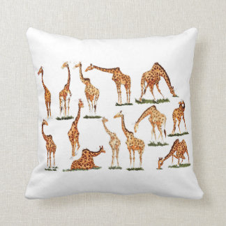 "GIRAFFE" POLYESTER THROW PILLOW