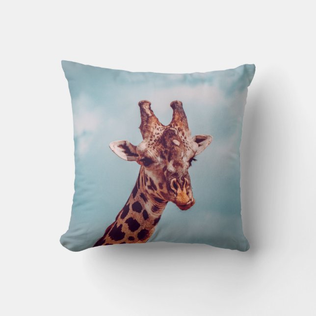 GIRAFFE PORTRAIT THROW PILLOW (Front)