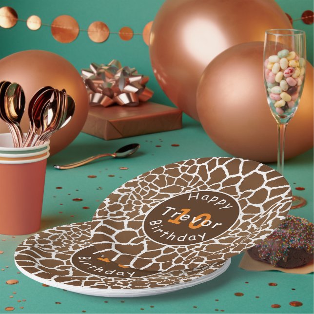 Giraffe safari themed birthday paper plates (Multi)