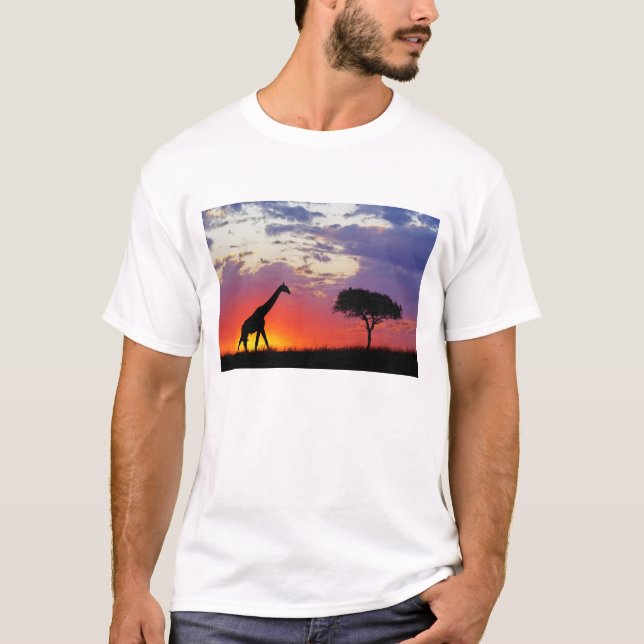 Giraffe silhouetted at sunrise, Giraffa T-Shirt (Front)