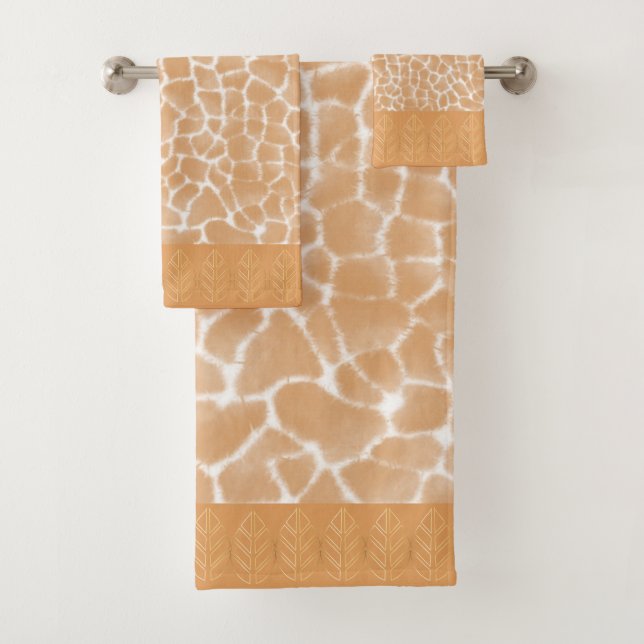 Giraffe Skin Vintage Watercolor Bath Towel Set (Insitu)