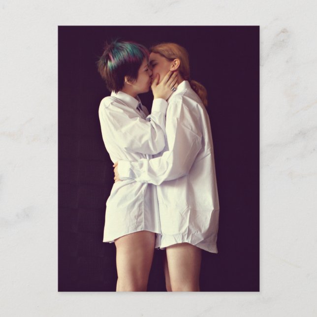 Girl Kiss photo Postcard (Front)