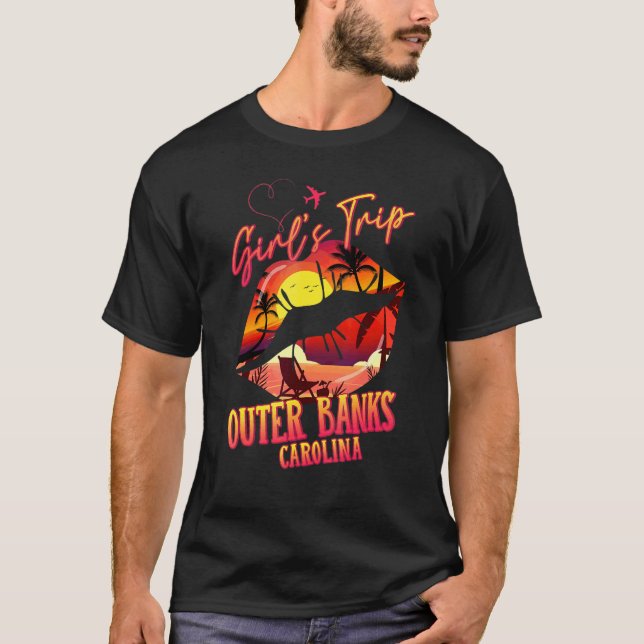 Girls Trip Outer Banks 2022 Vacation Lips Besties  T-Shirt (Front)