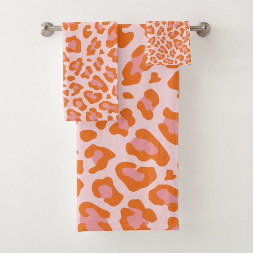 Glam Cheetah Print Pattern in Orange and Pink Bath Towel Set