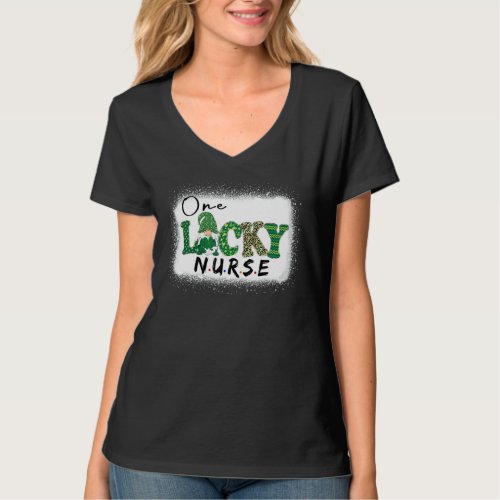 Gnomy One Lucky Nurse Shamrock Bleached St Patrick T_Shirt