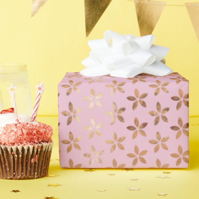 Goid Foil Daisies On Pink Wrapping Paper (Birthday Party)