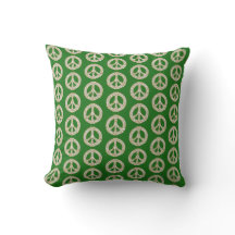 Gold and White Celtic Peace Sign Pattern