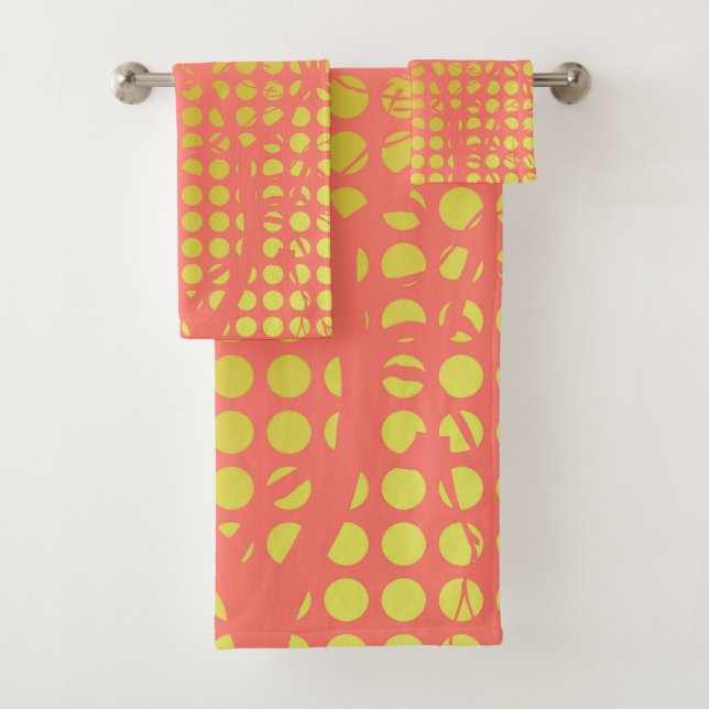 Gold Coral Dots Pattern Bath Towel Set (Insitu)