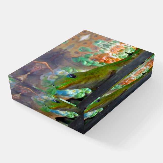 Gold dust Gecko Paperweight (Angled)