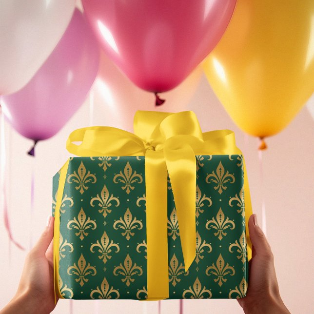 Gold fleur-de-lis seamless pattern on green wrapping paper (Creator Uploaded)