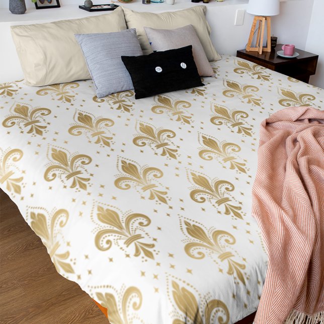 Gold fleur-de-lis seamless pattern on white duvet cover (Creator Uploaded)