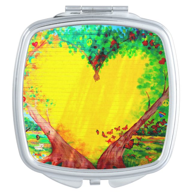 gold heart compact mirror (Front)