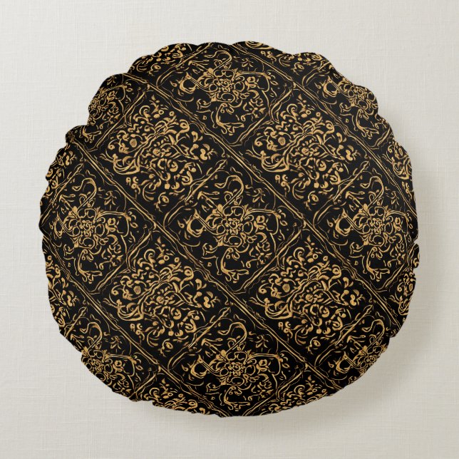 Gold Ornamental Baroque Pattern On Black Round Pillow (Front)