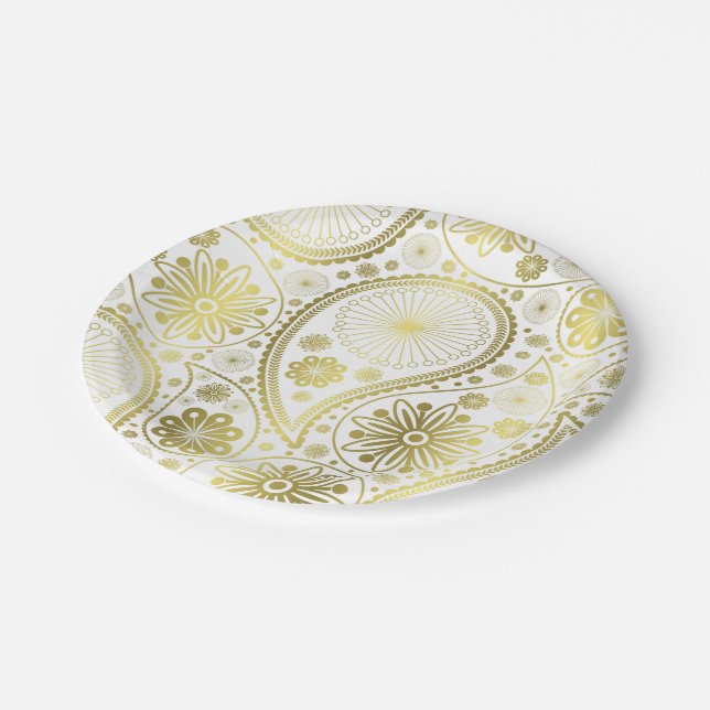 Gold paisley pattern paper plates (Angled)