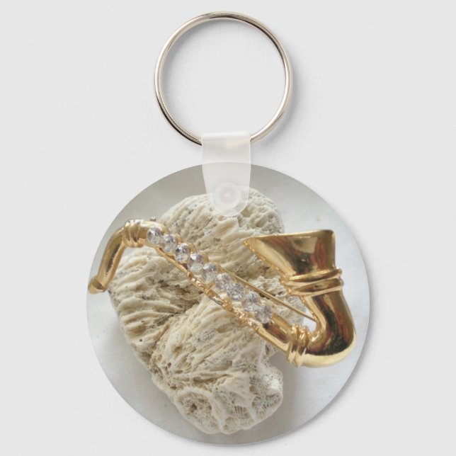 gold saxophone keychain (Front)