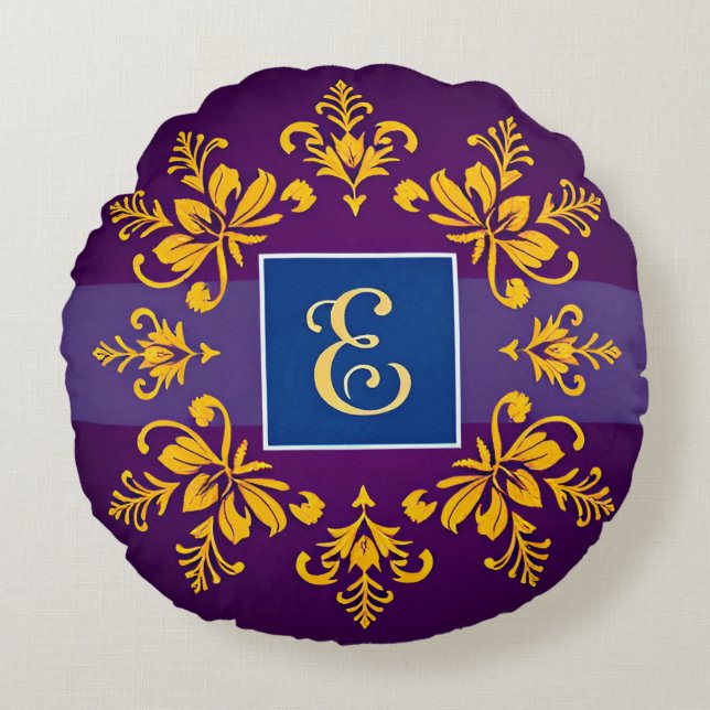 Golden Baroque Letter E Classic Monogram Style ✨ Round Pillow (Front)