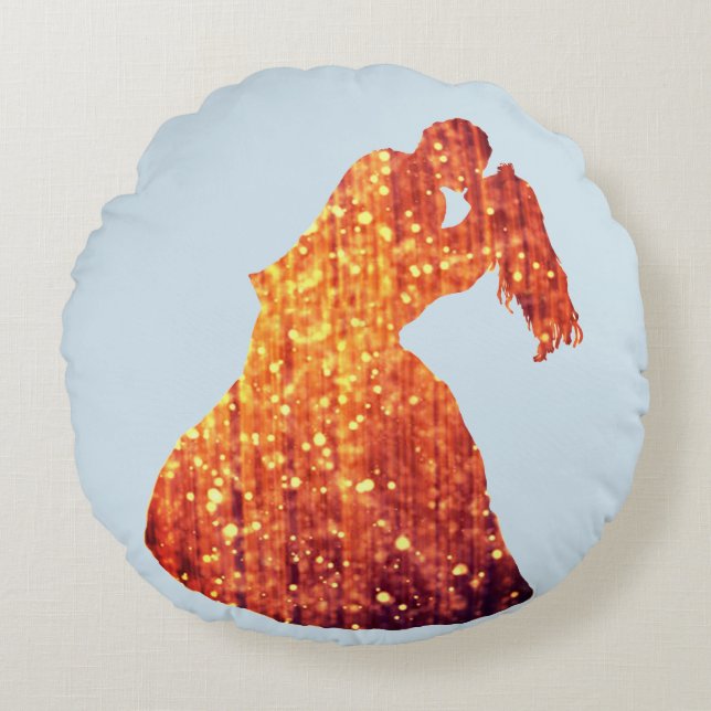 Golden Couple, Kiss, Romance  Round throw cushion (Front)
