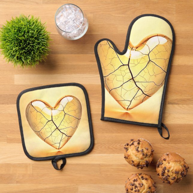 Golden Cracked Heart Art Oven Mitt & Pot Holder Set (Top Down)